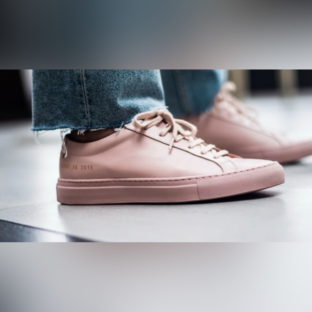 LIKE NEW BLUSH LOW TOP COMMON PROJECTS LEATHER SNEAKERS